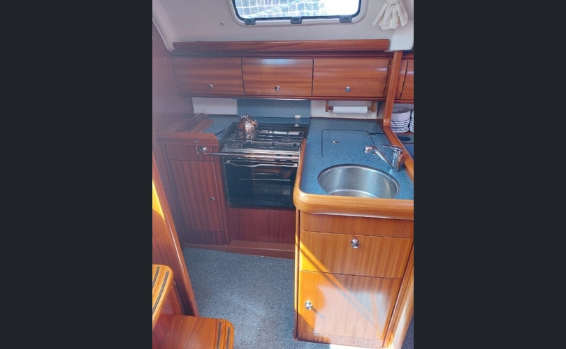 Bavaria 32 Cruiser-kuva-7